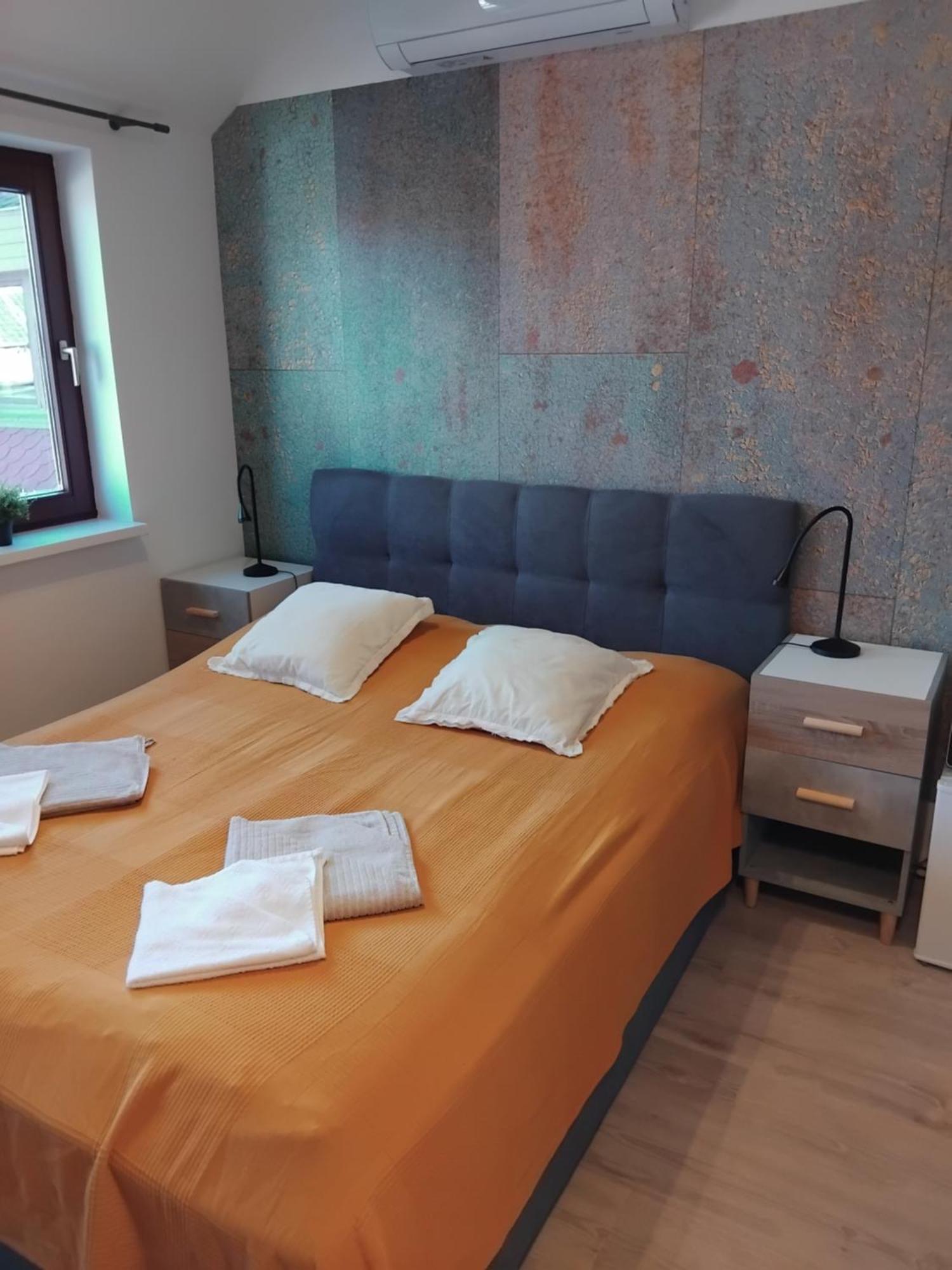 Szent Benedek Apartman Διαμέρισμα Fot Εξωτερικό φωτογραφία